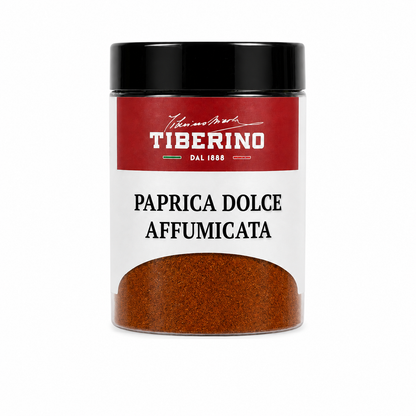 Barattolo trasparente Tiberino 1888 di paprika dolce affumicata su sfondo bianco