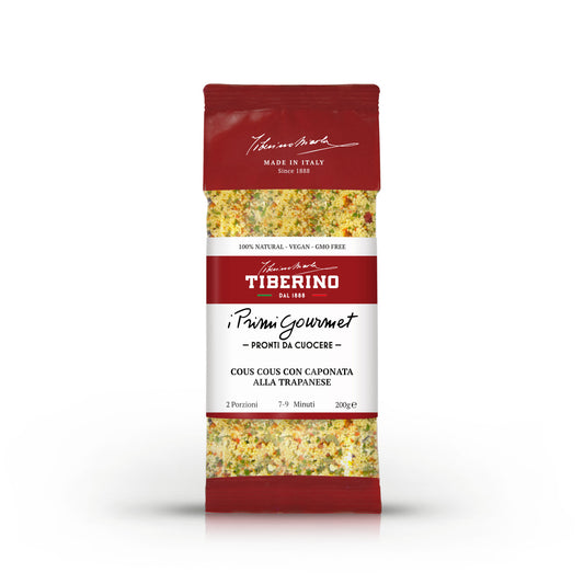 Confezione rossa opaca di couscous Tiberino 1888 con caponata alla Trapanese, 200g, pronta da cuocere.