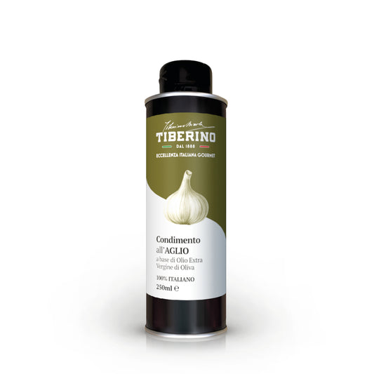 Lattina cilindrica nera e verde oliva di Condimento all'Aglio Tiberino 1888 da 250ml con tappo nero, raffigurante uno spicchio d'aglio bianco.